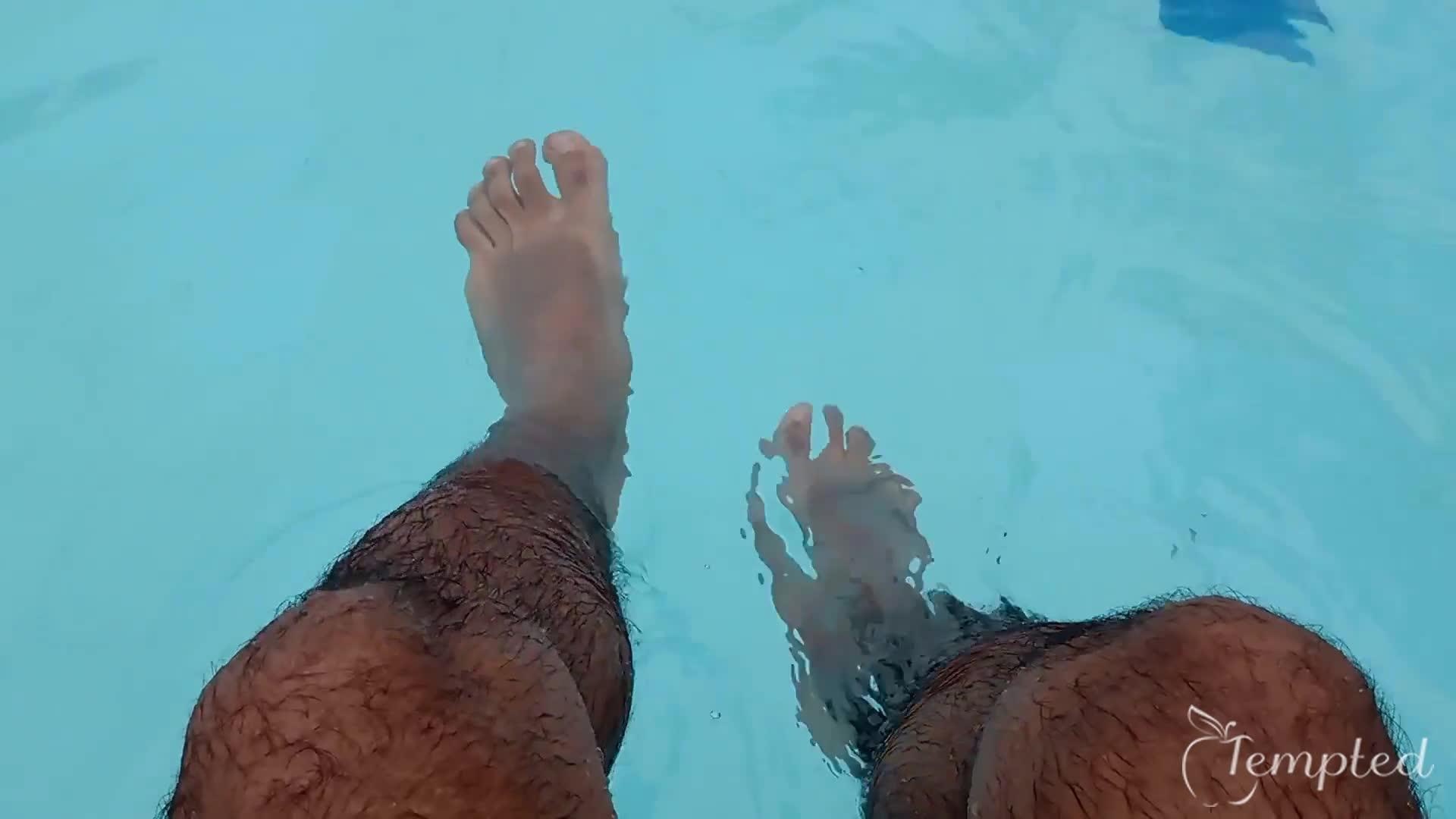 feets under water