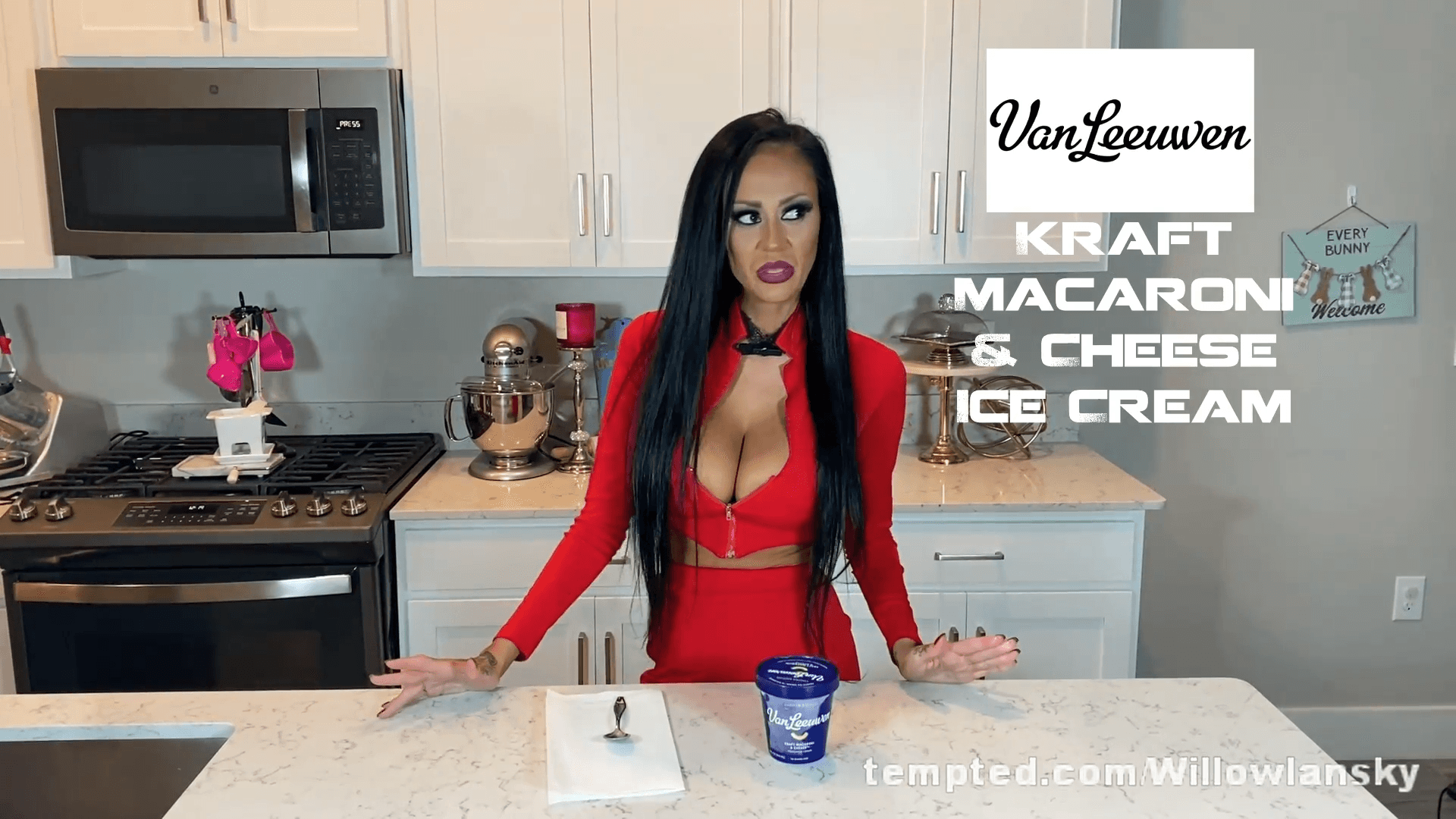 Willow Lansky Topless Food Reviews Van Leeuwen Kraft Macaroni & Cheese Ice Cream