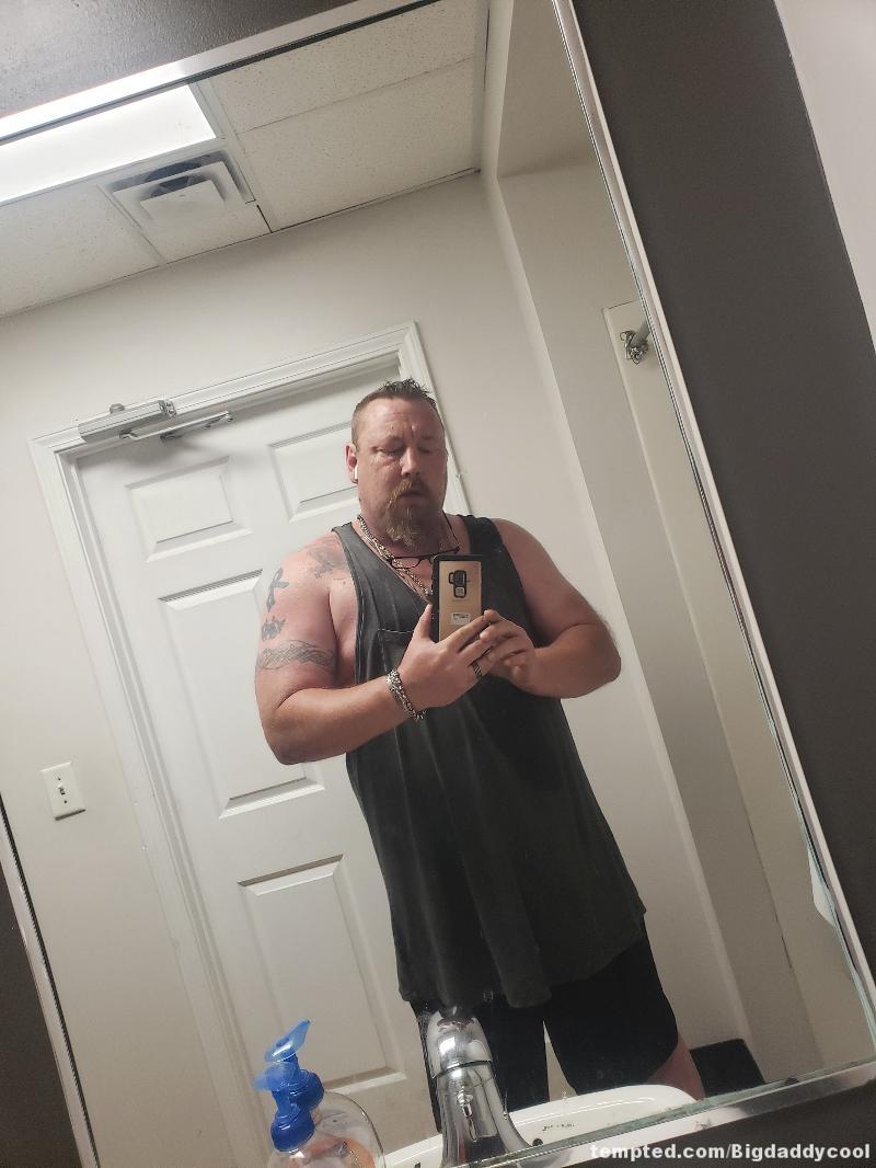 Big naked guy