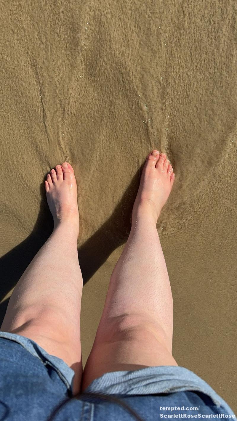 cute feet in the sand xx