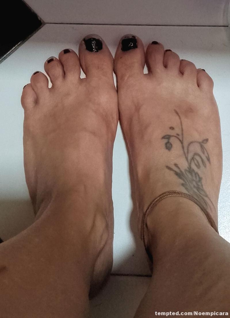 Pies tatuado #piedi #piedinudi #tattoo #feetfetish #toes 