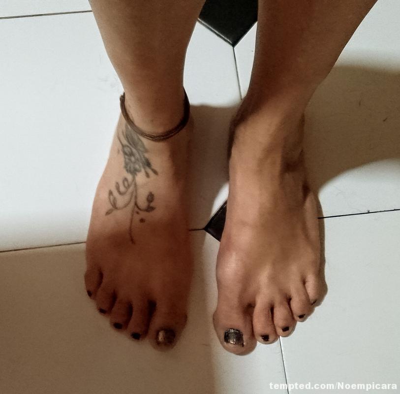 Pies tatuado #piedi #piedinudi #tattoo #feetfetish #toes 