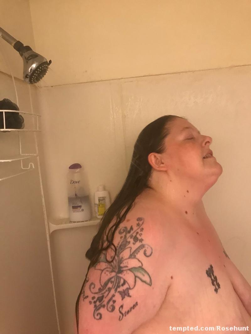 Shower pictures #SteamyShower #bbw  #WetAndWild 