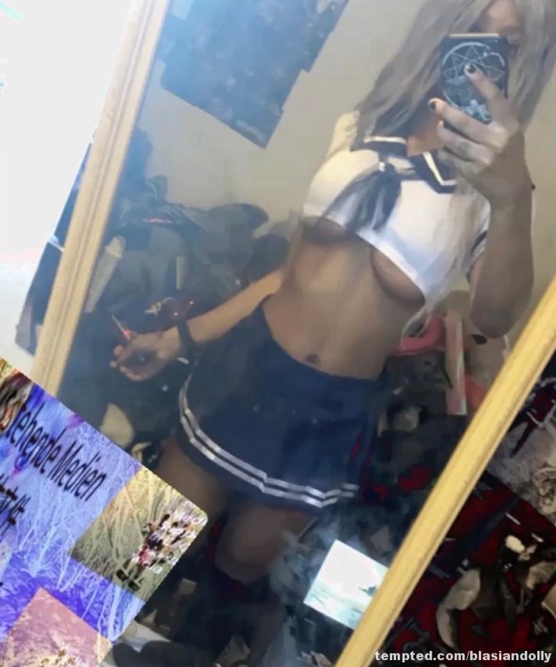 school girl xo