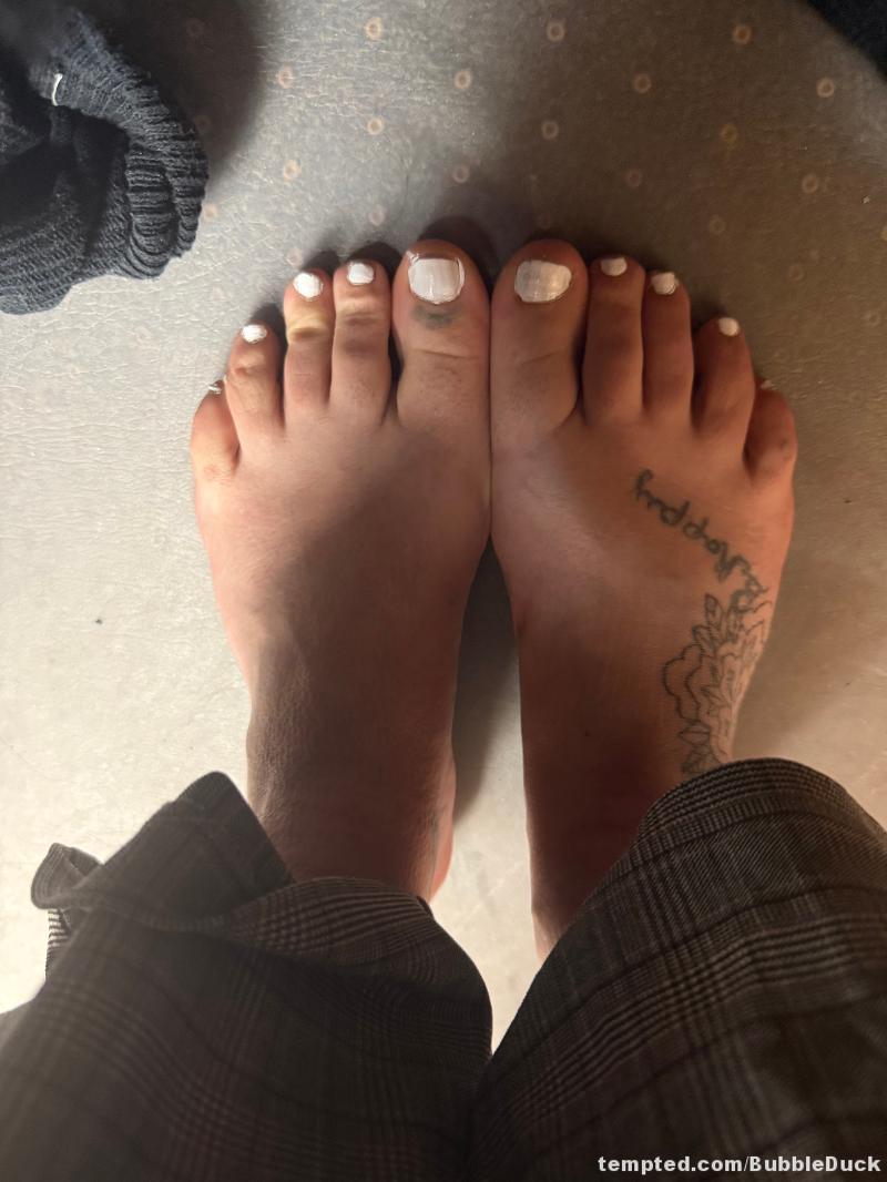 Feet/legs