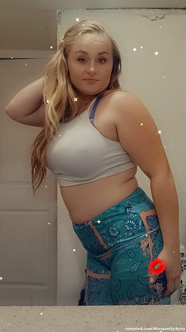 Blondehairblueeyedbeauty