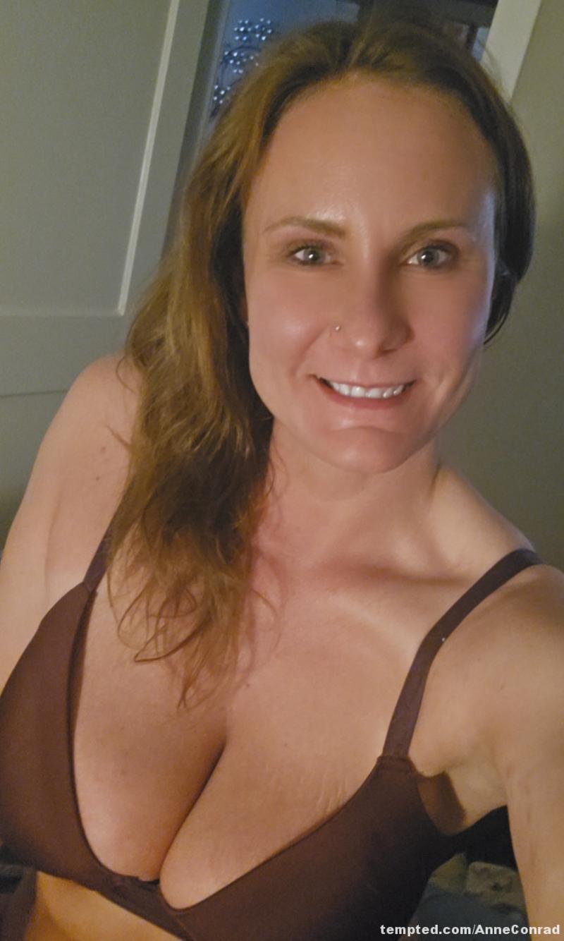 Curvy, mature woman