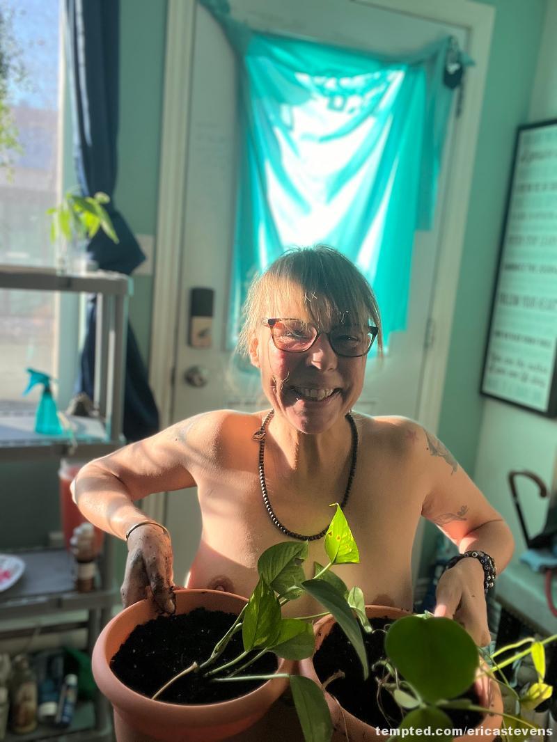 happy naked gardening day!grt dirty! 
