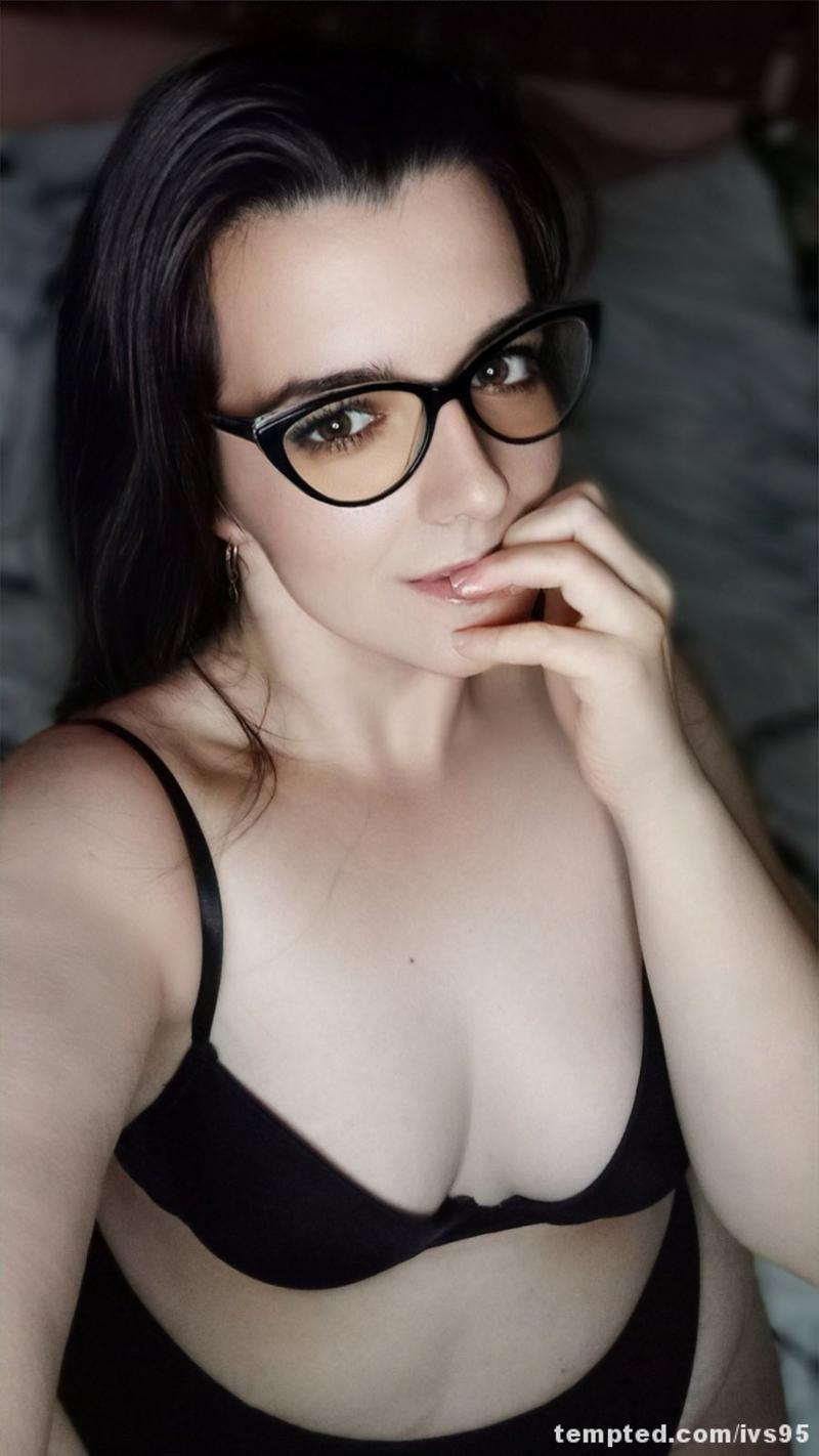 Hi, sweethearts! So happy to meet you all 💕