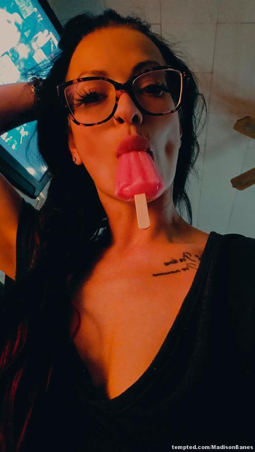 GAG REFLEX or NO GAG REFLEX?  What do you think???