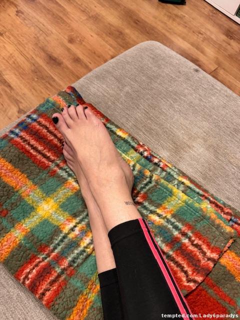 feet lady domina #FootWorship  #Domina  #Domina  #FootWorship 