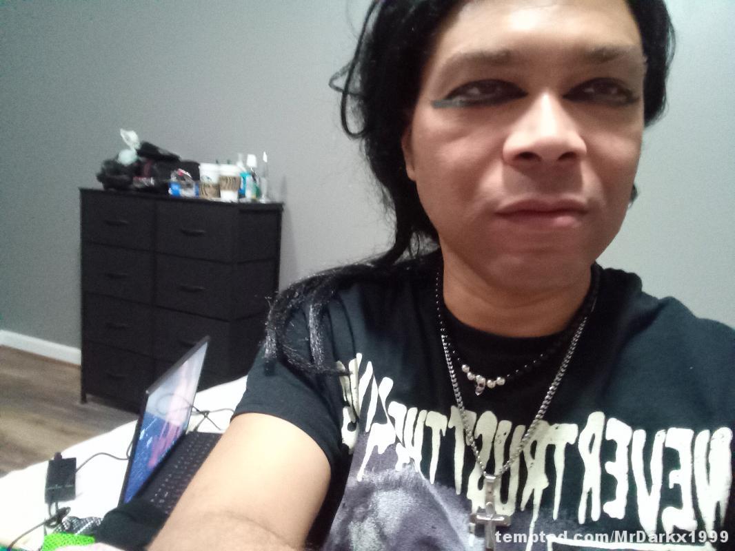 A Devoted Fan Bettlejuice 1❤️💜🖤  '@Bettlejuice' #RolePlay #FanArt #gothboy #GothicErotica #Bettlejuice #Bottomless #AssFlash #ass #AssTease #gothic #CurvyBody #softass #RoundAss #COCK #CockTease 