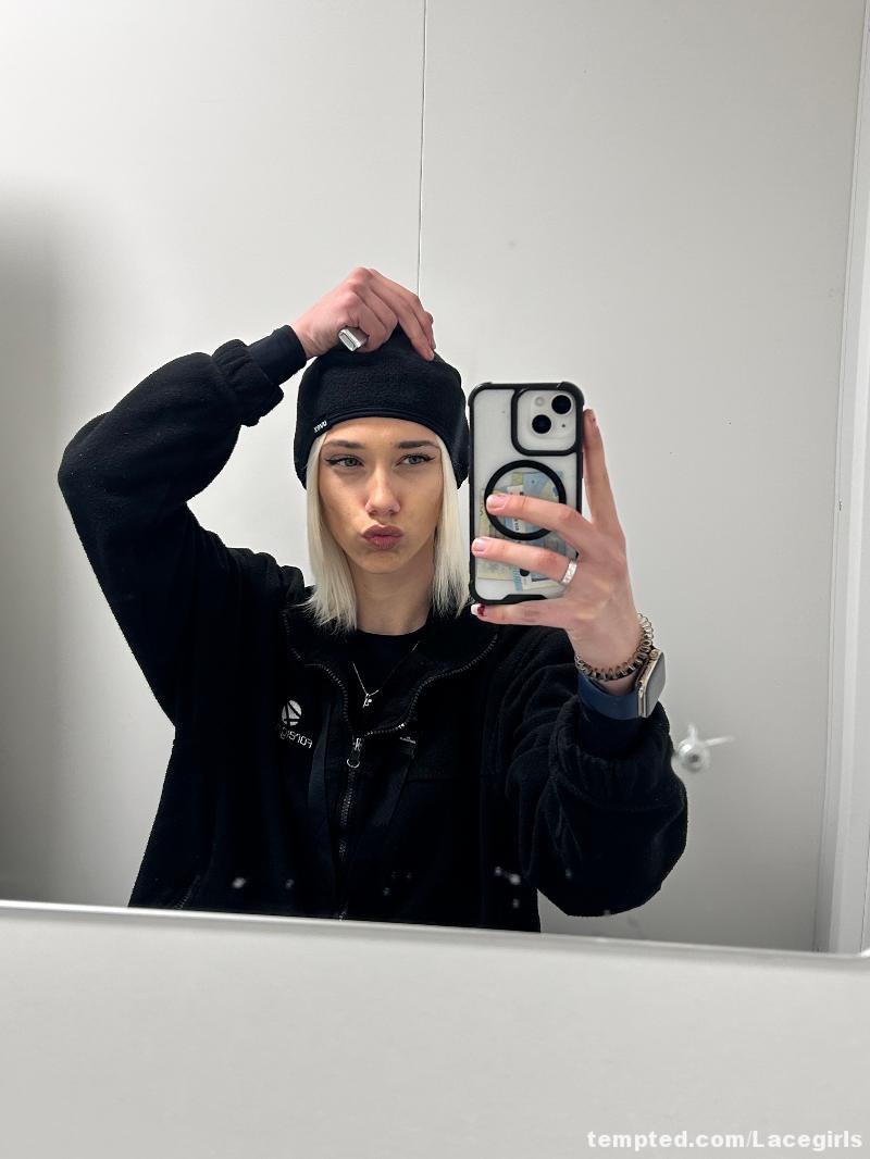 😈
