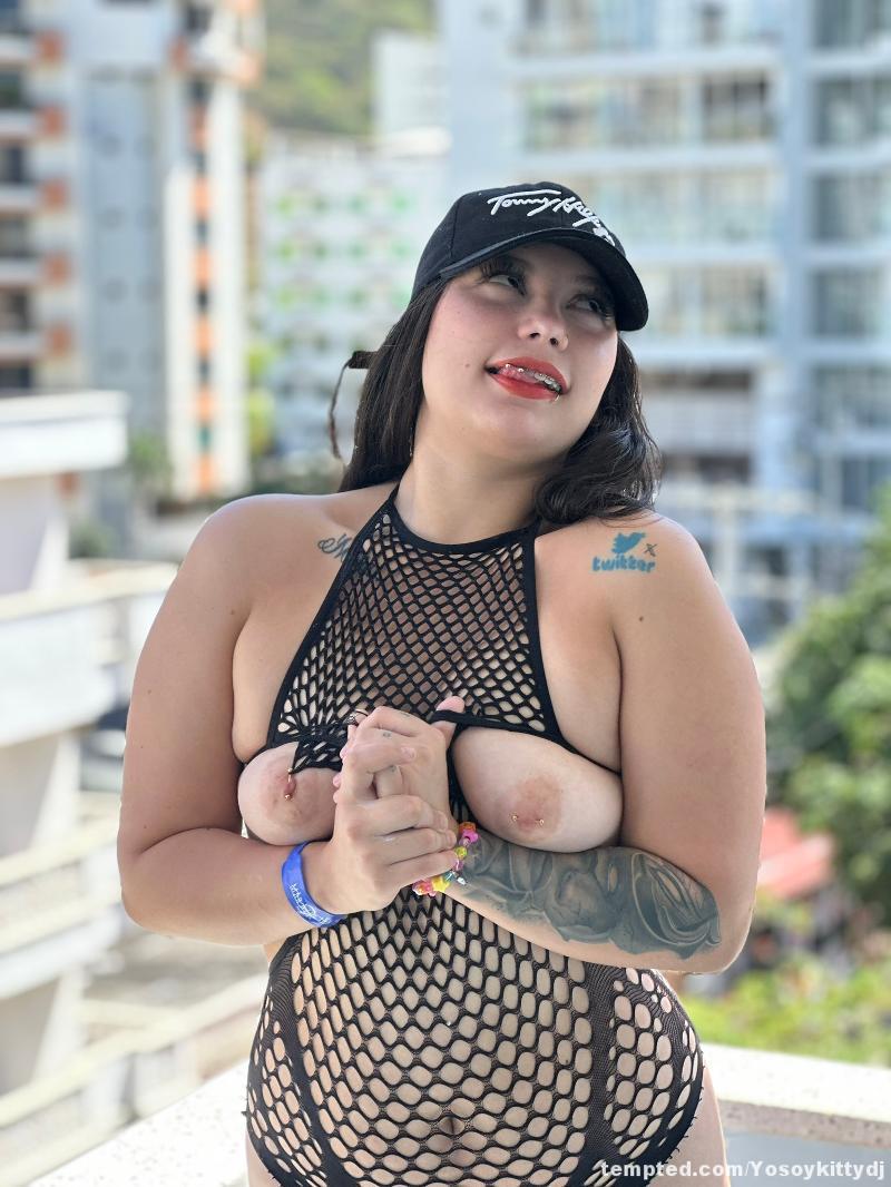 Estoy que ardo solo para ti, ¿te animas a descubrir hasta dónde puedo llegar?” #Sensual  #Deseo  #Pasion 
