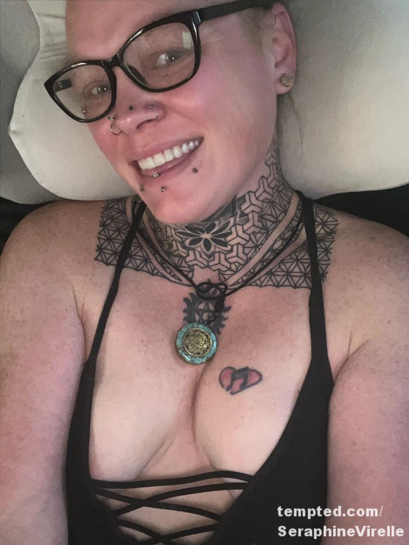 SeraphineVirelle alt goth tatted nerd hot af baddie