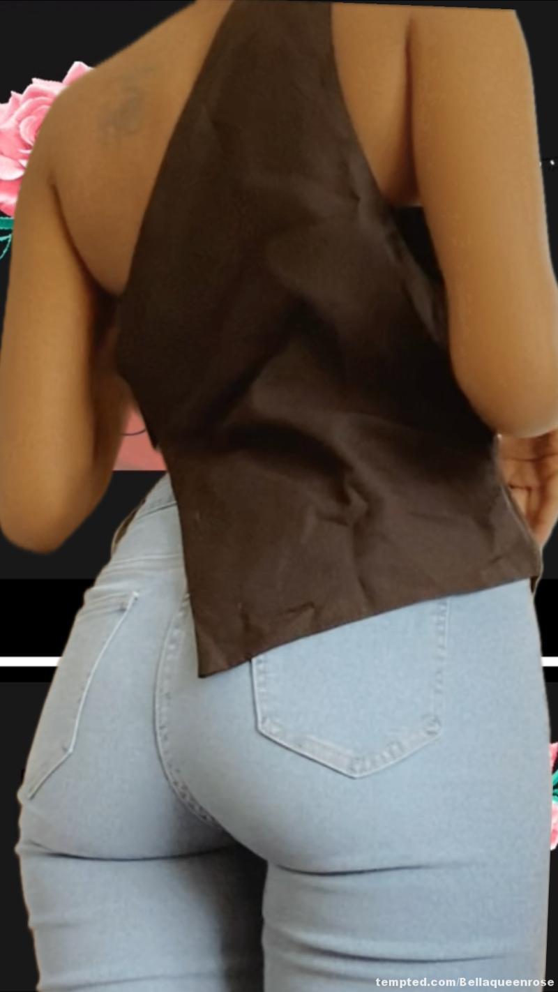 Sexy tight jeans

Love for tight jeans #assworship #assfetish #skinnyjeans 