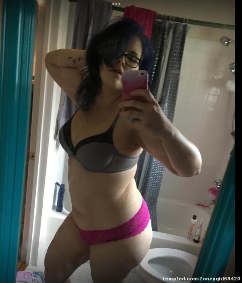 If you like what you see then come request a private show just for u n me it funnier when you play with me!!!!