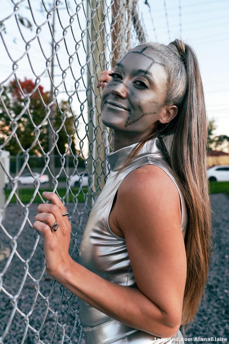 The adventures of robot 🤖 Alana 