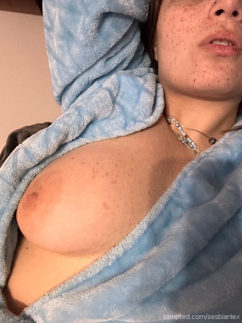 A nice titty pic 😘 #boobs  #busty  #boobies  #curves 