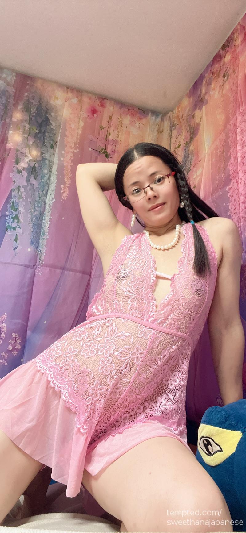 pink dress