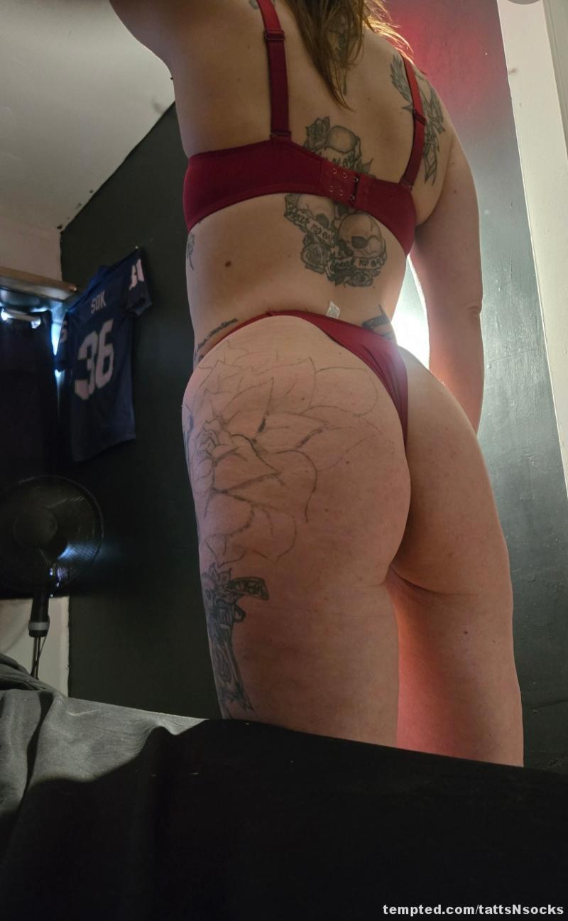 "Caught me from behind again…

This new floral piece is healing up nice, don’t you think?

Want the close-ups + the rest of the body tour? Come unlock it 😏"