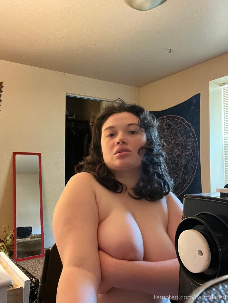 titties out