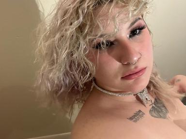 curvyhippiebby