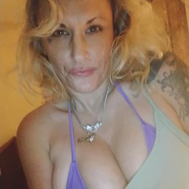 Gloria Whole'n