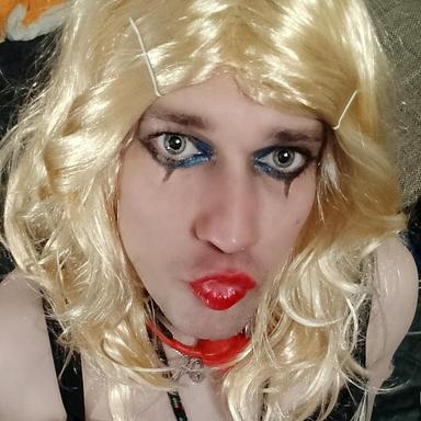 Alexis Slave