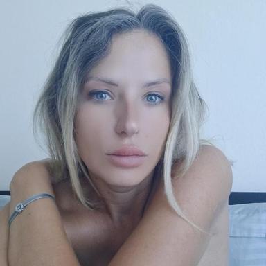 Juliena212
