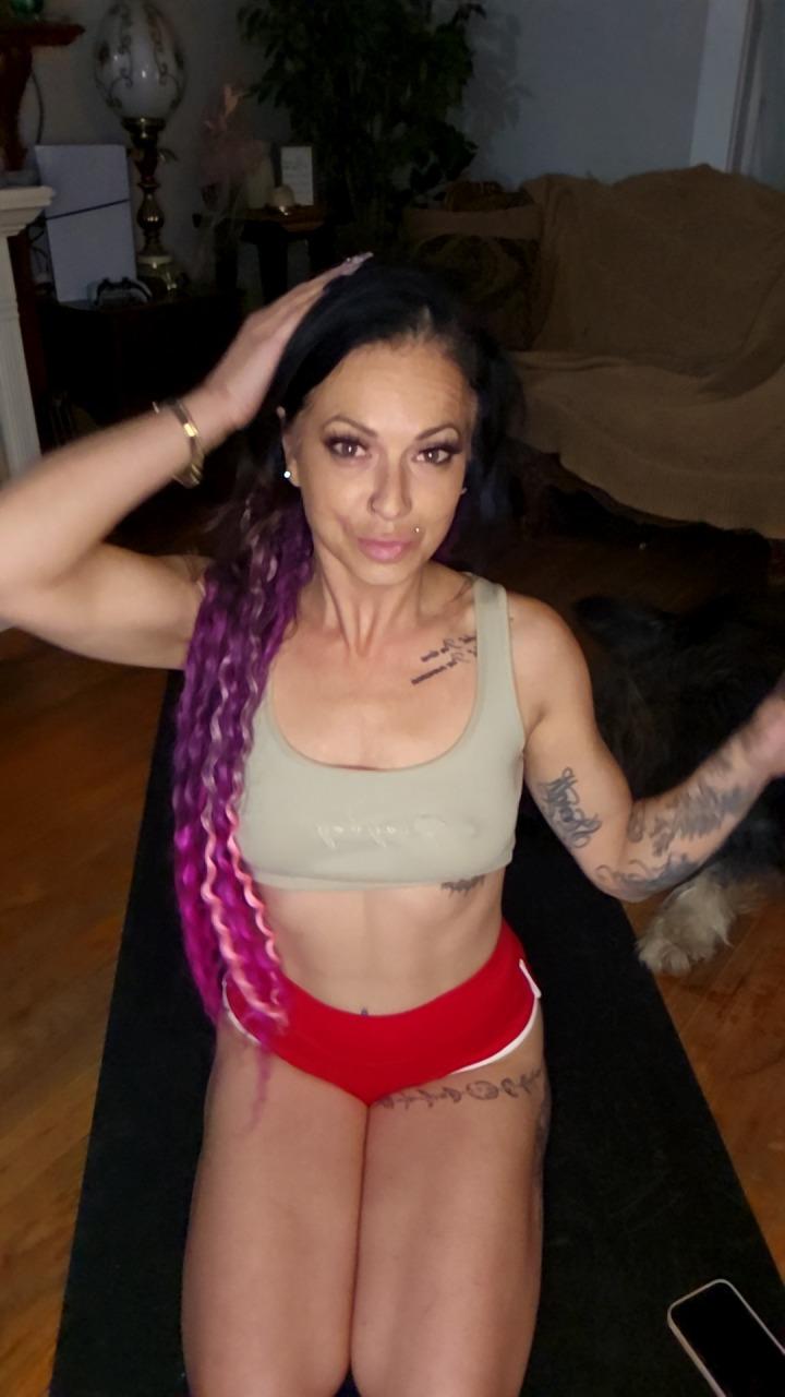 Live show from Dec 08 2025, 22:32