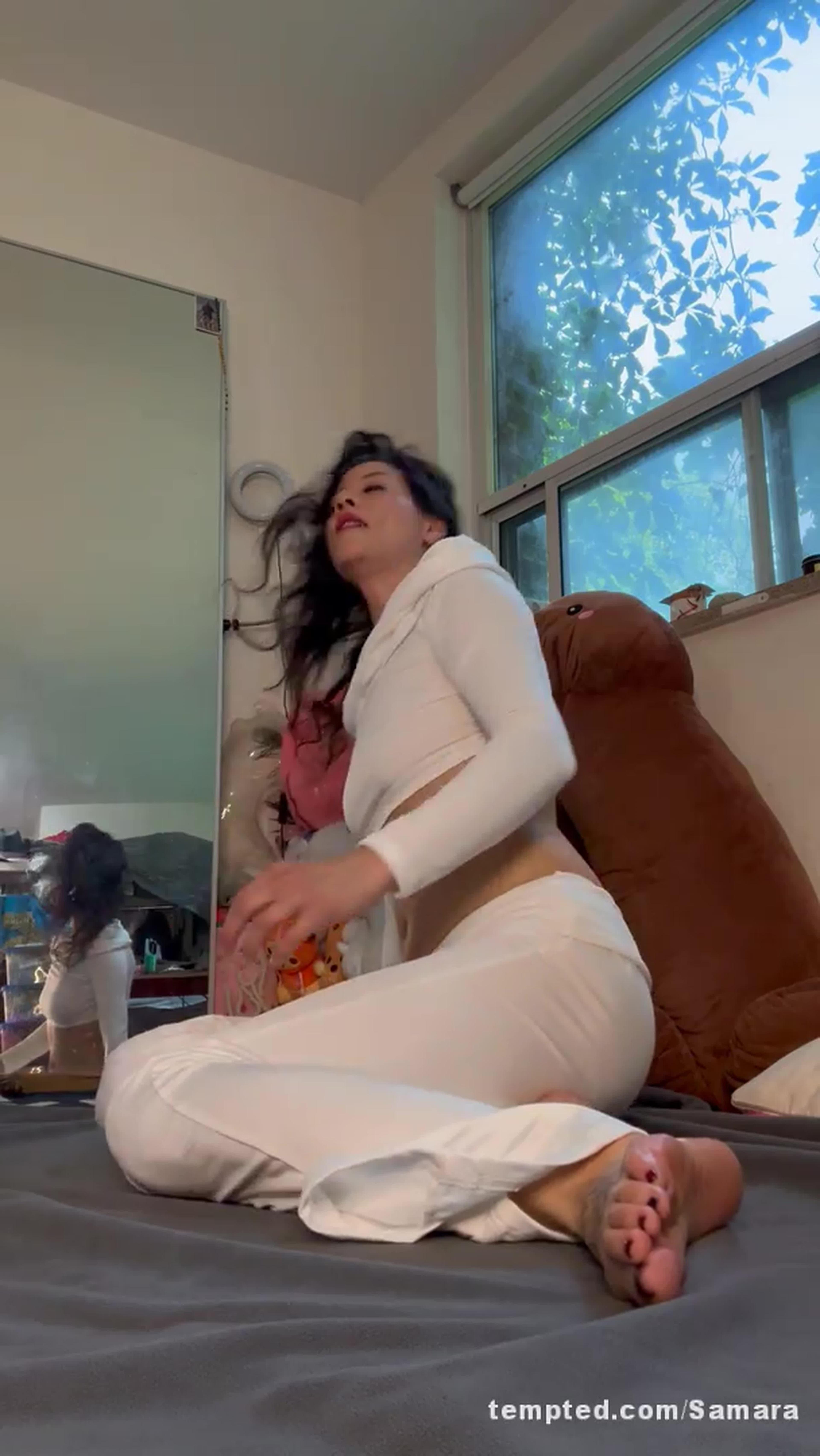Do you like my new yoga outfit? #sensualfitness