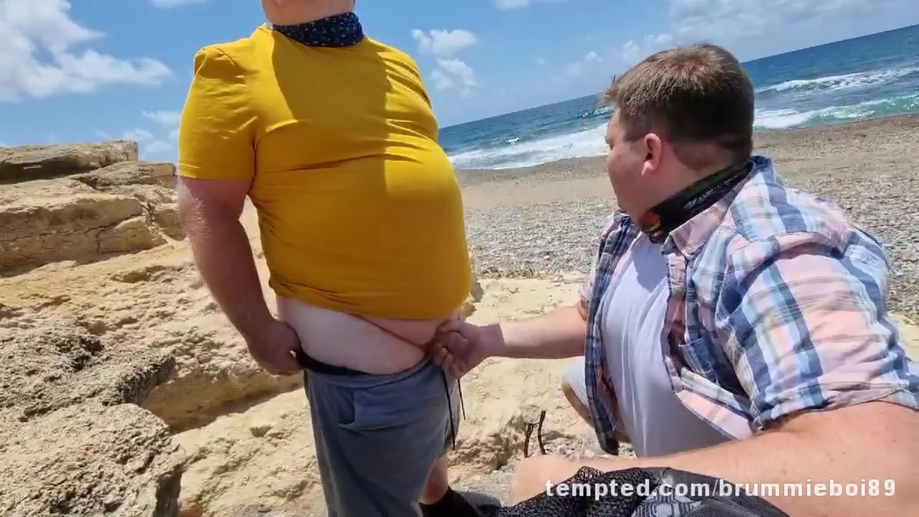 Sucking & Fucking On The Beach