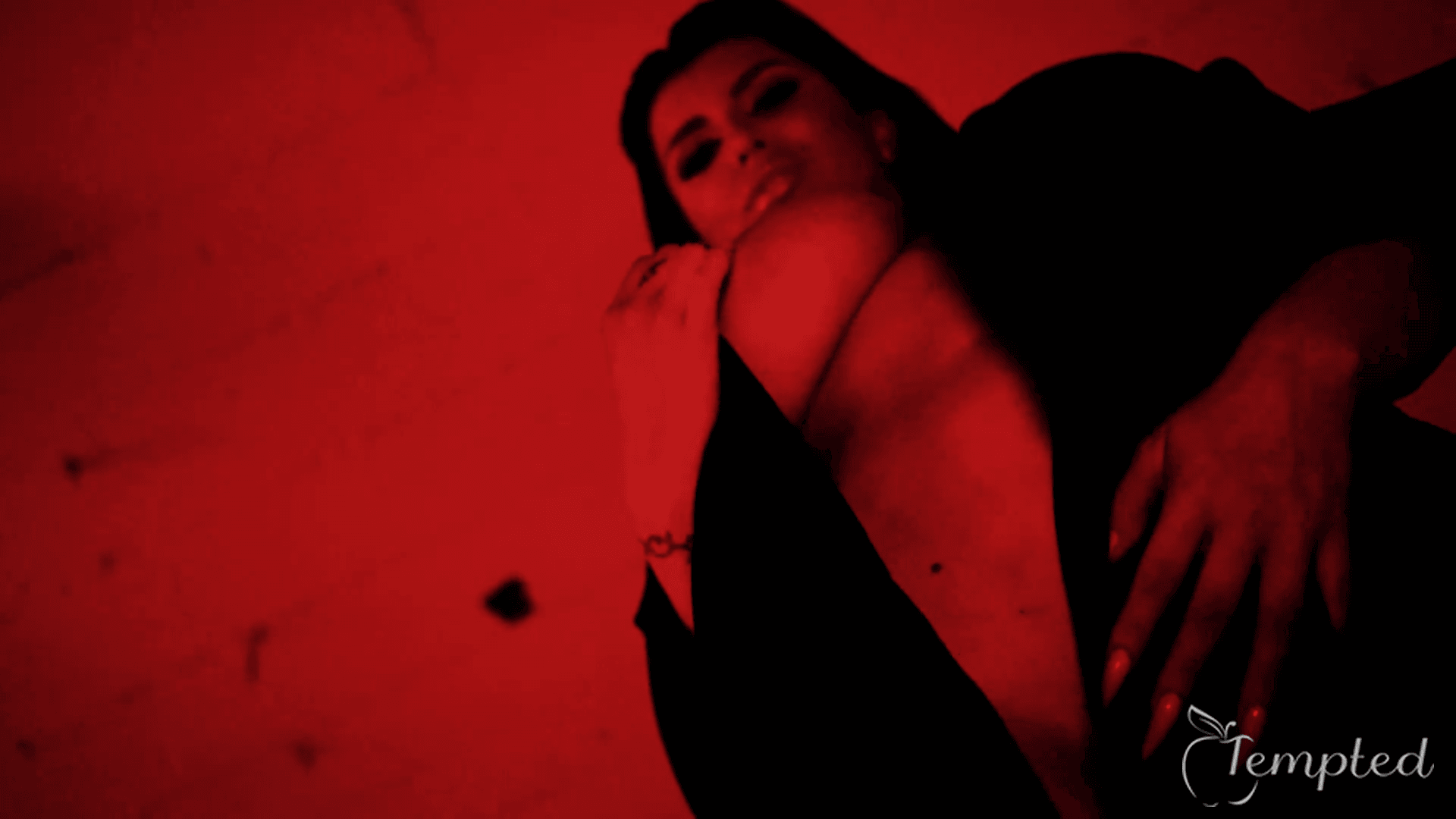 Red Light, Robe Off