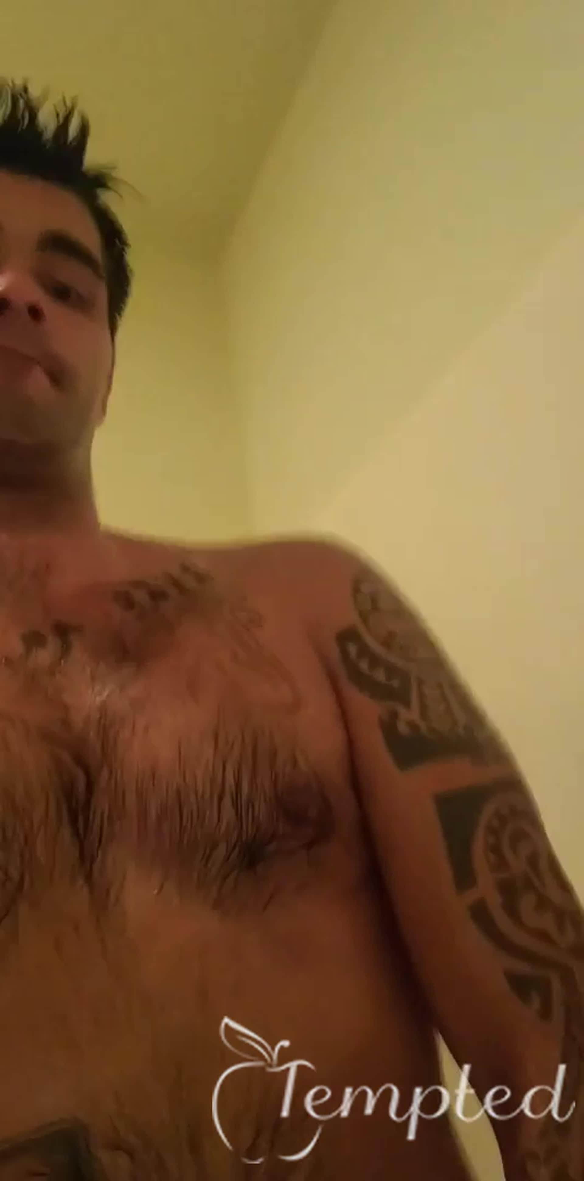 Super Hott HUGE COCK J/O shower time;)