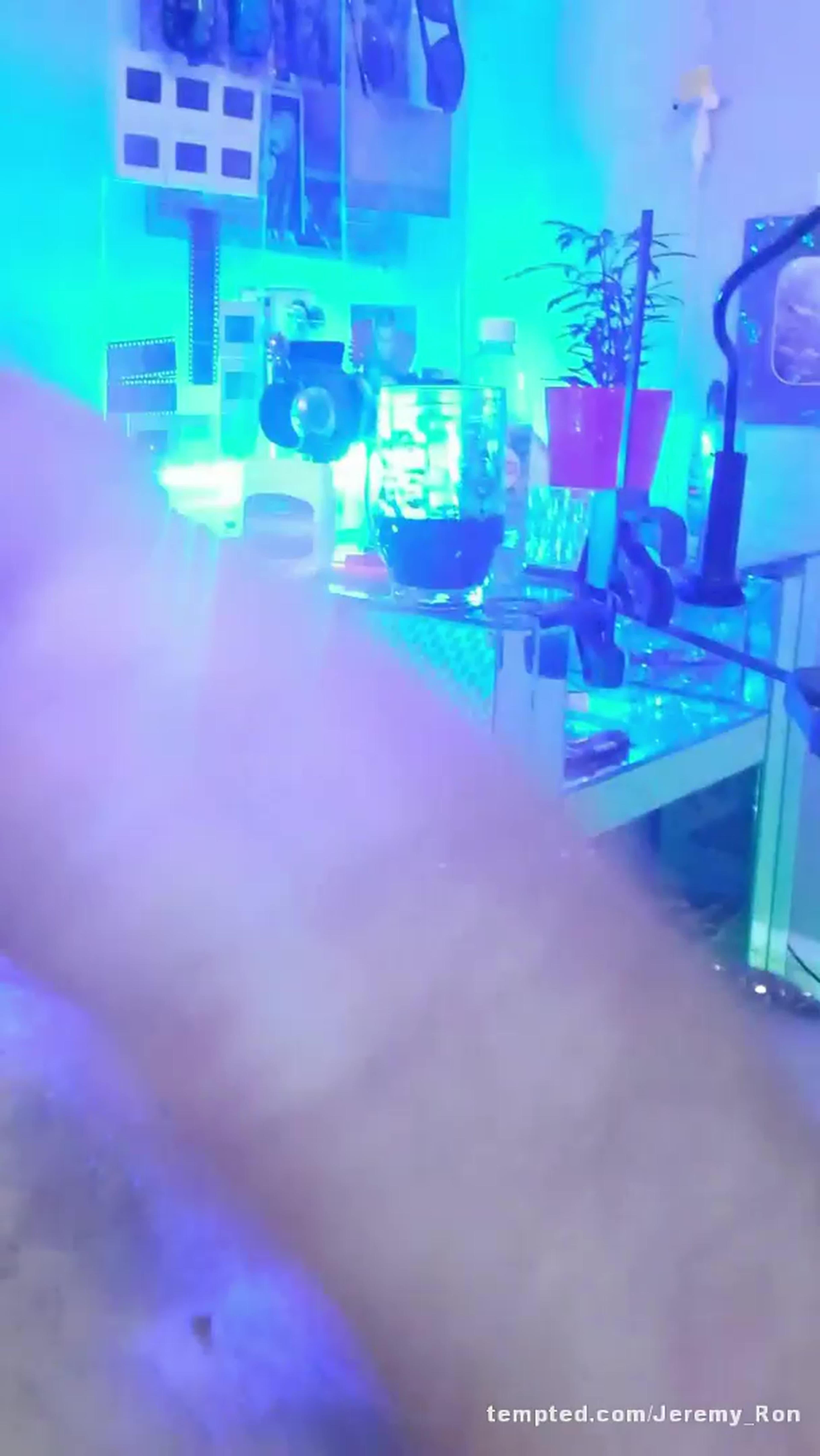 Jerbear solo. Huge cumshot!