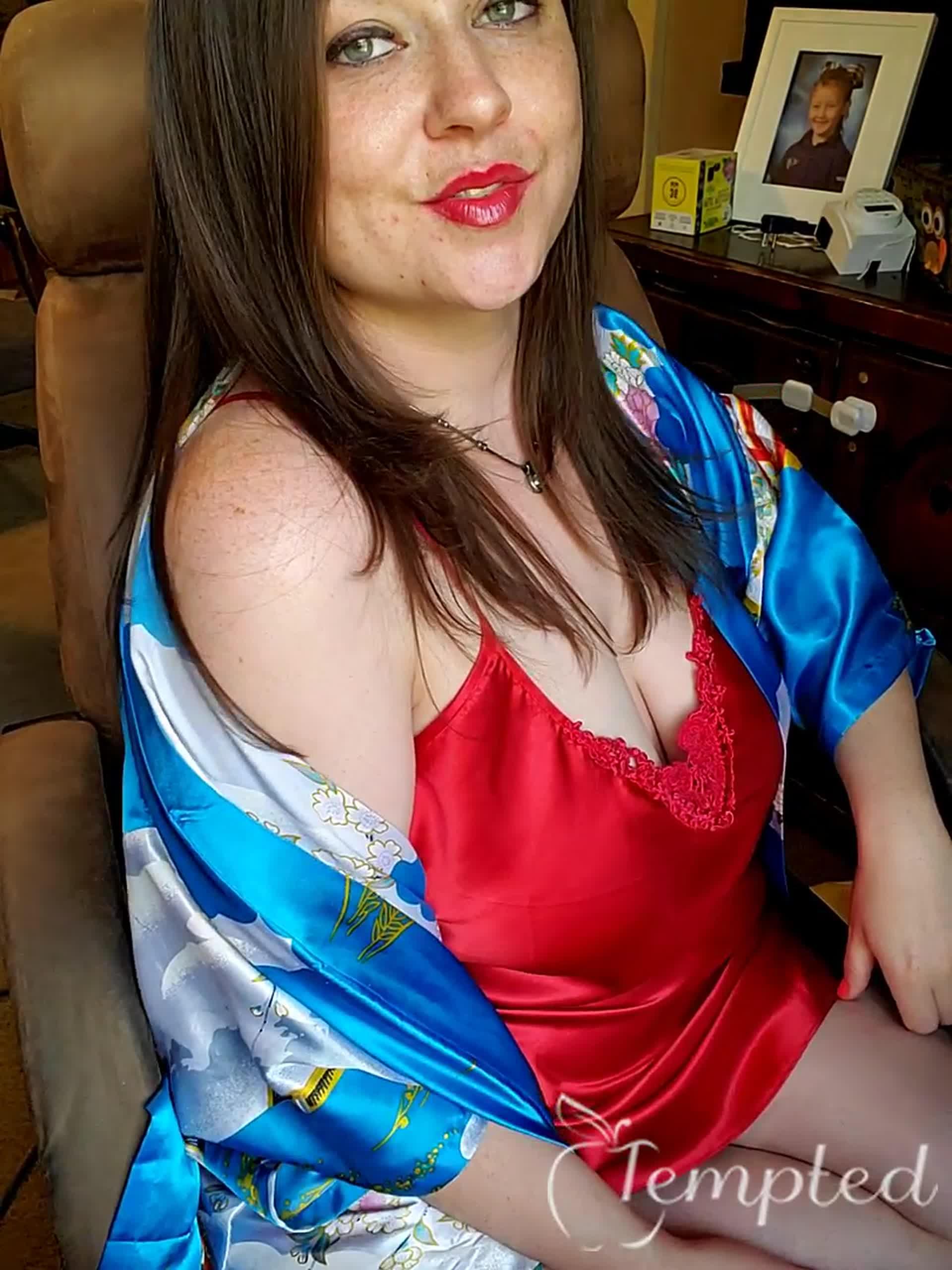 Red Nightie & a Kimono