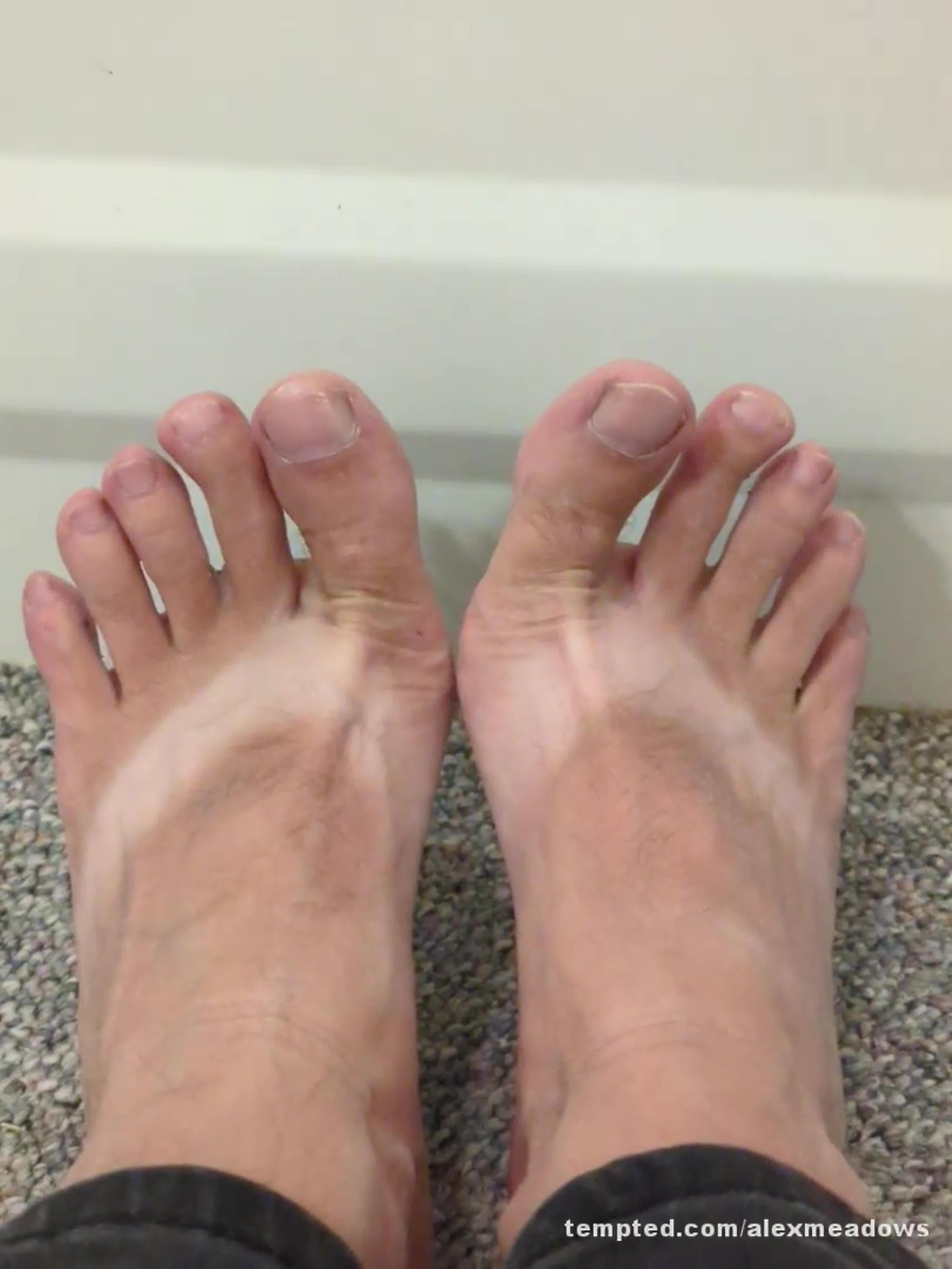 Toe wiggles