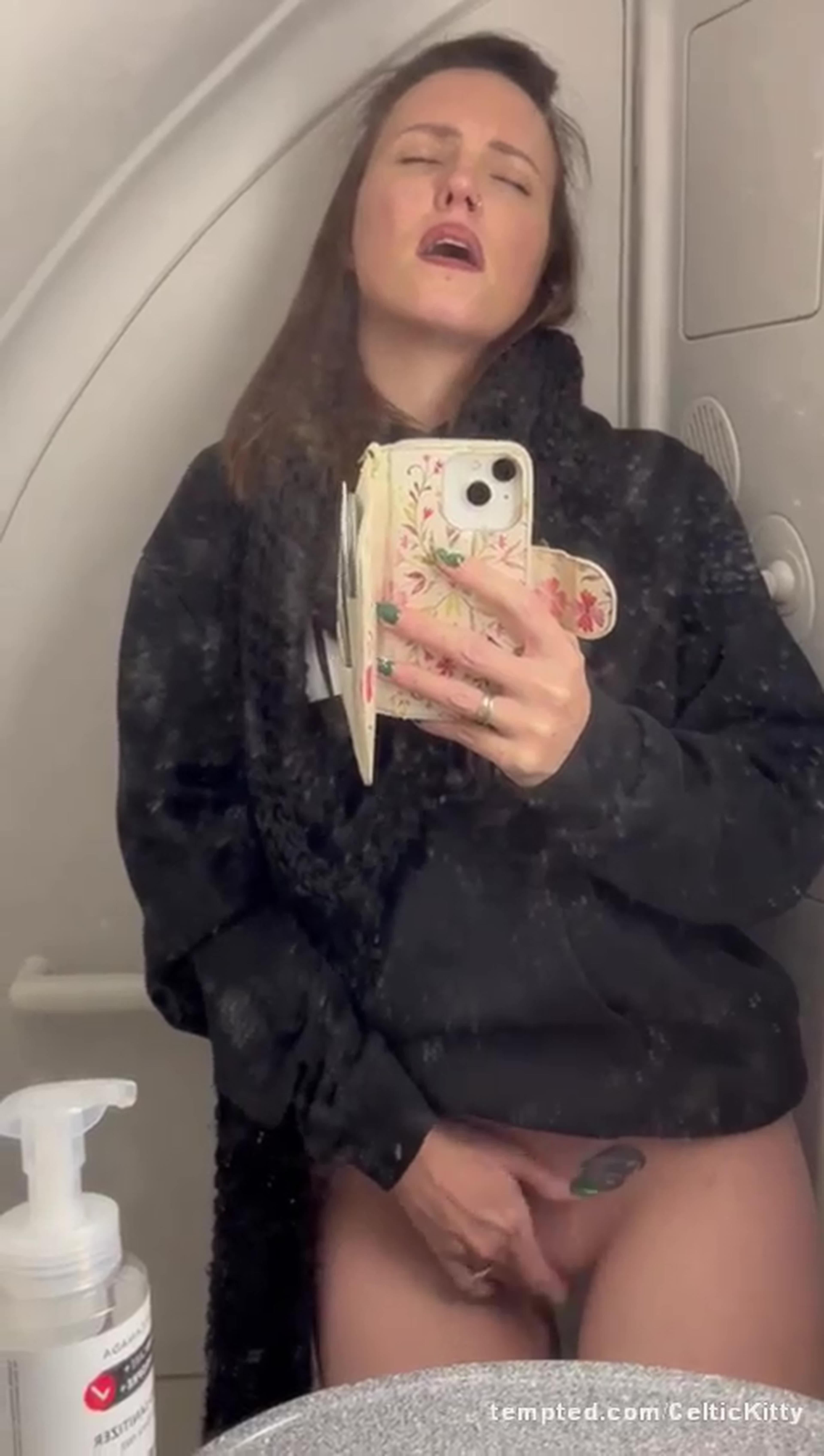 Domestic flights have such tiny bathrooms