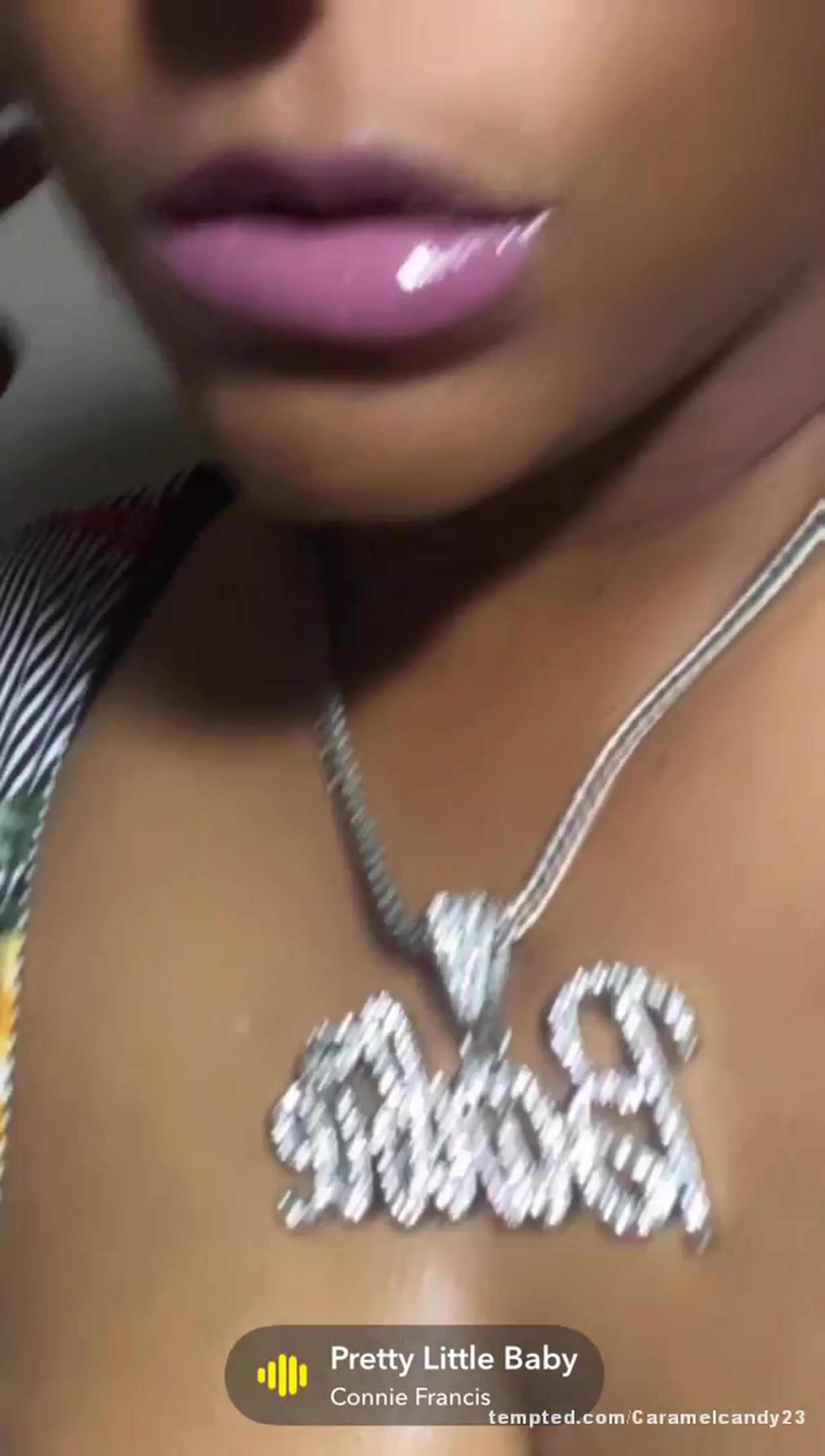 Cum kiss my pretty little lips. U decide which ones #sensualkiss #teasinglips