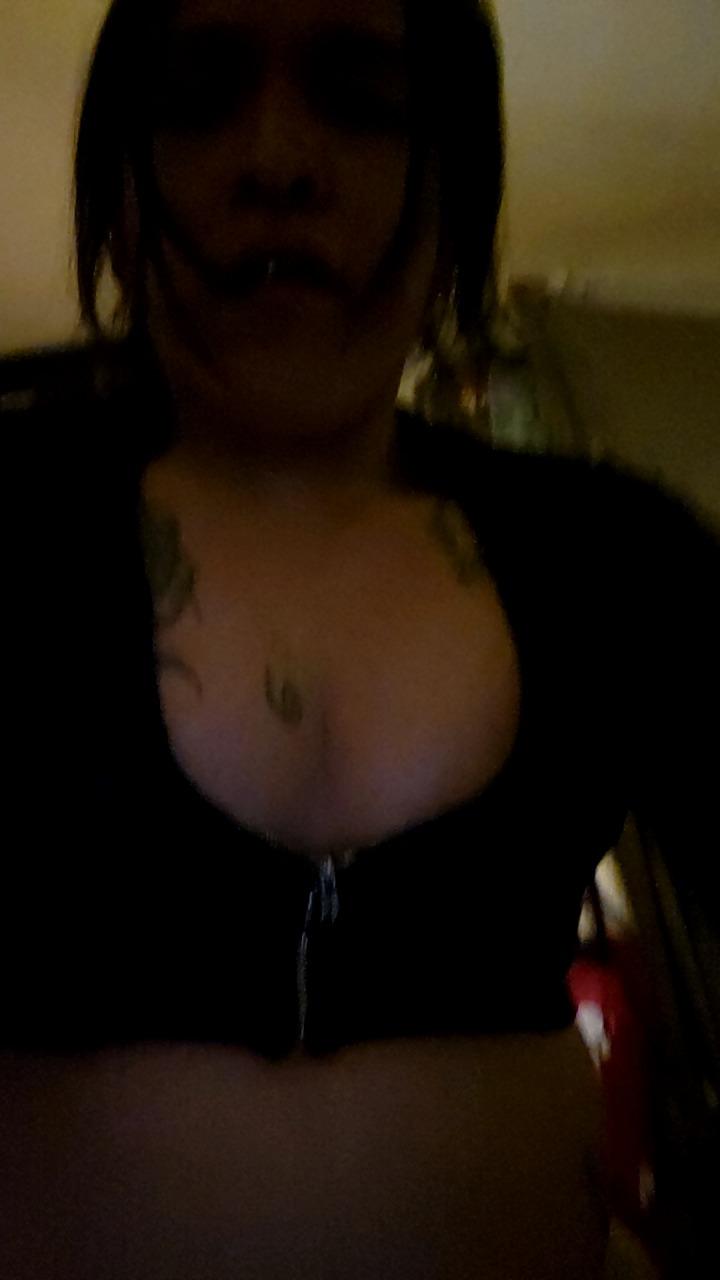 Looking fot fun... Show me love and tell me wat to do if u dare!!!!
