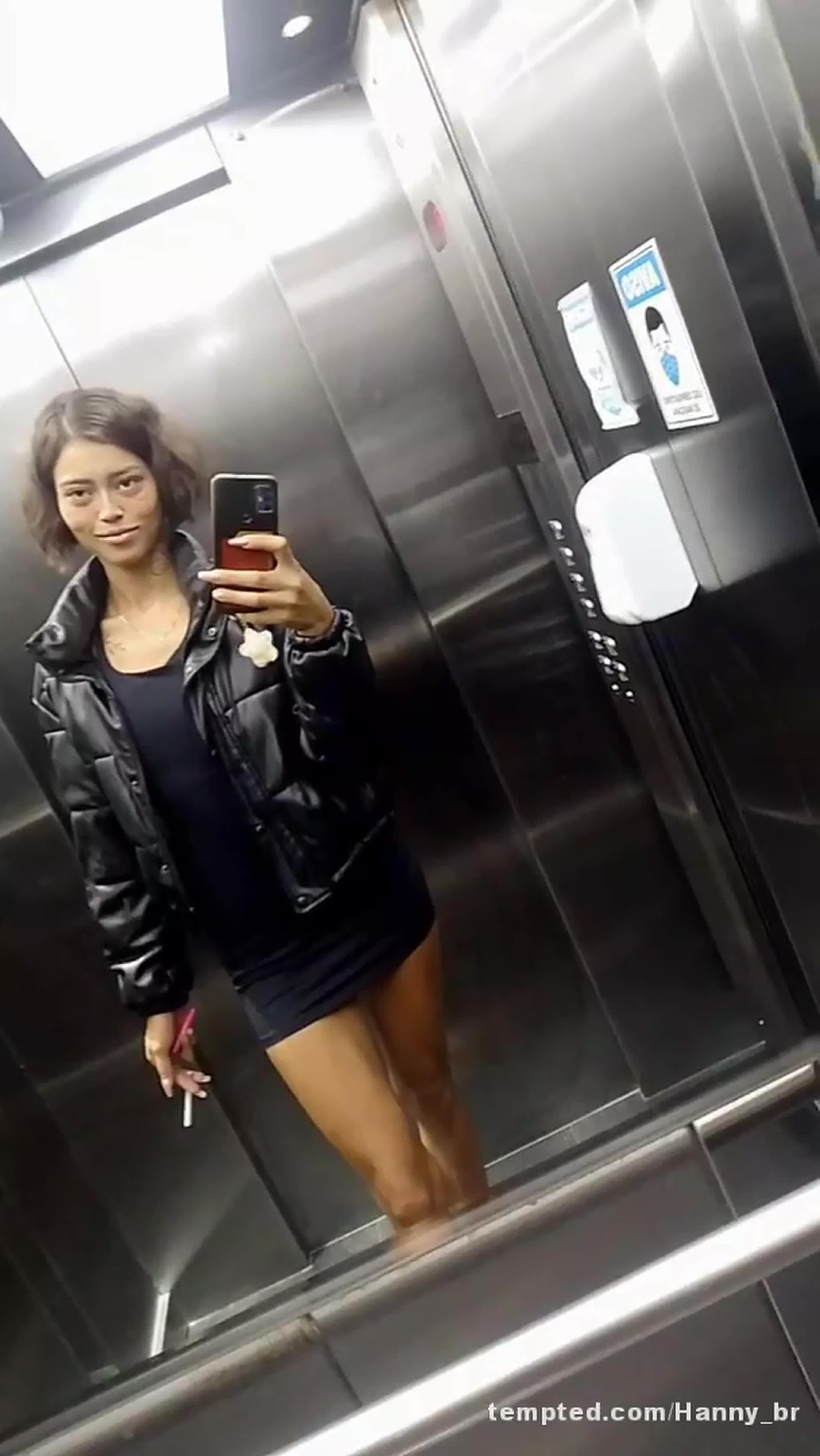 Linda menina magrinha
