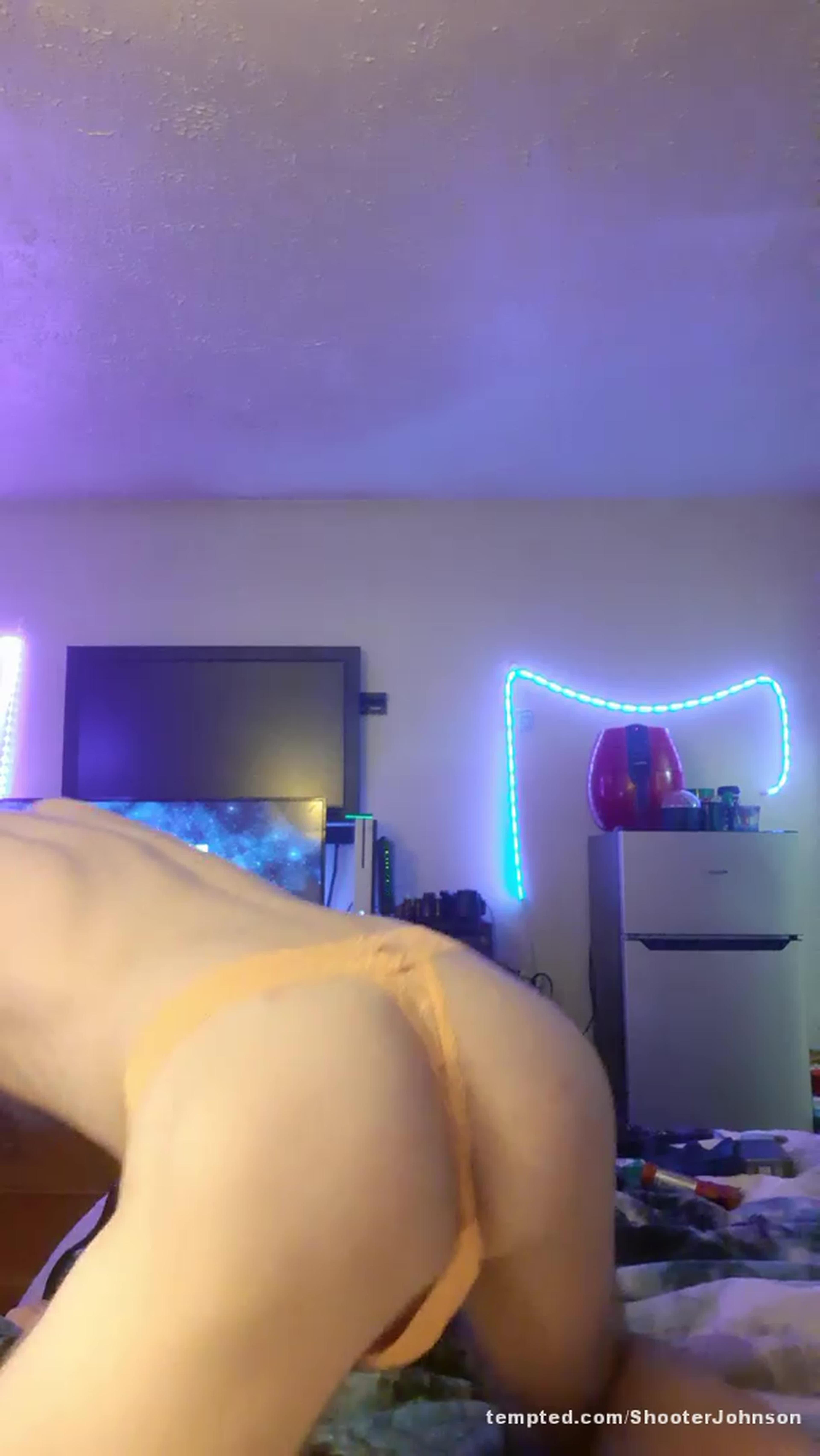Letting you see this booty work