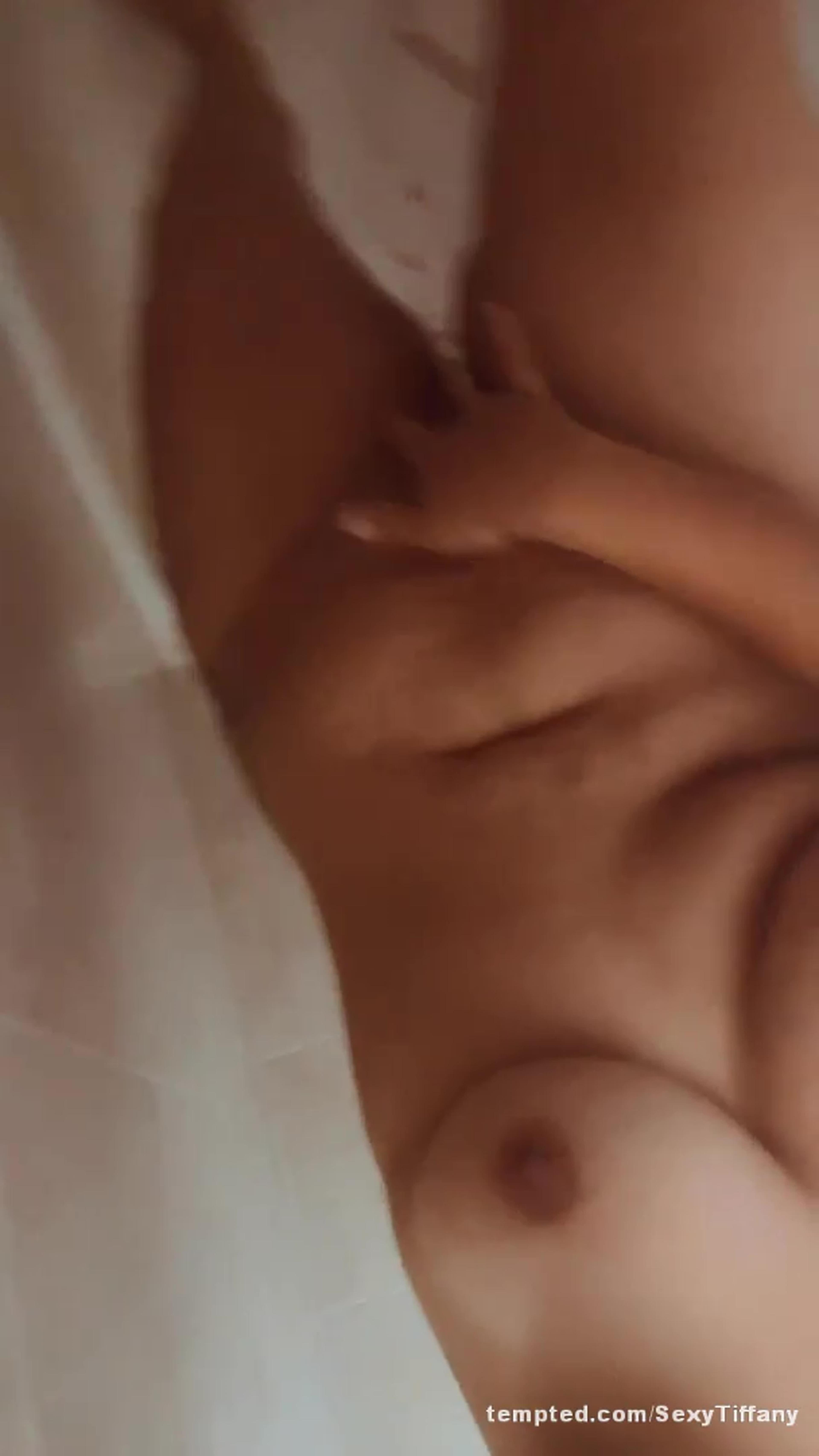 Playing with my pussy in the shower and licking off that sweet cummm