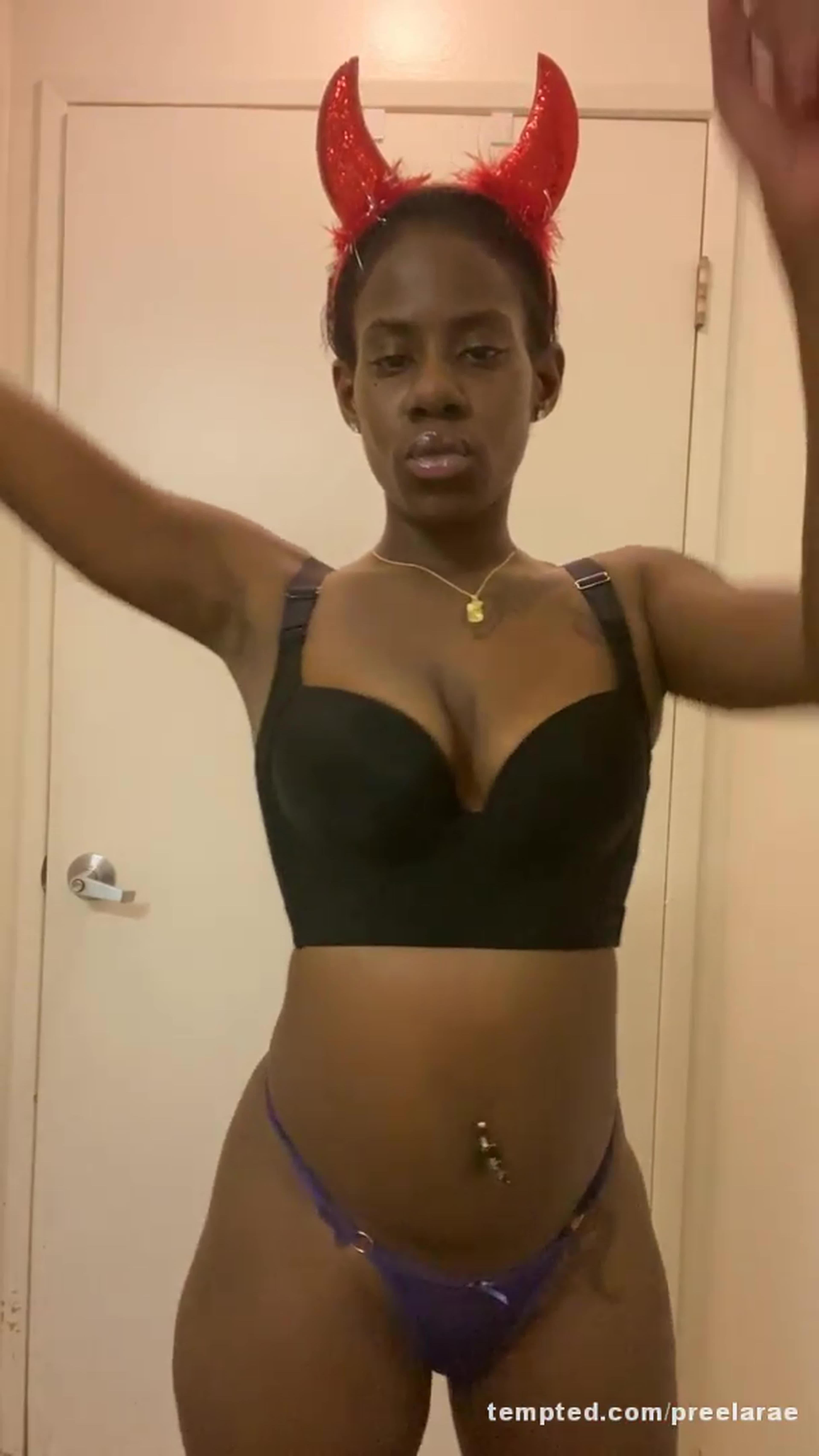 Body party 🍫👅