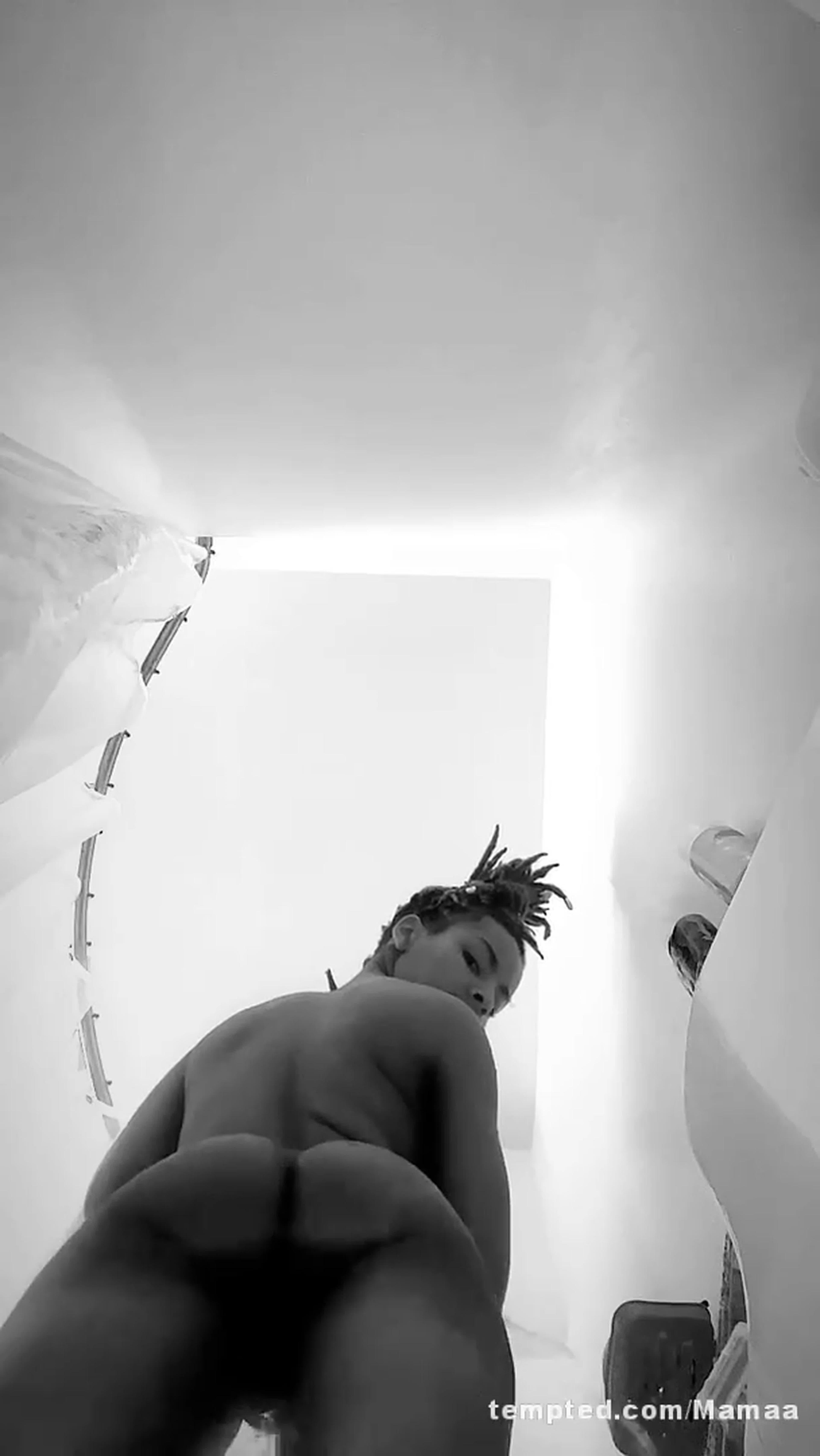 the shower my fav setting ๐ฆ๐ฎโ๐จ