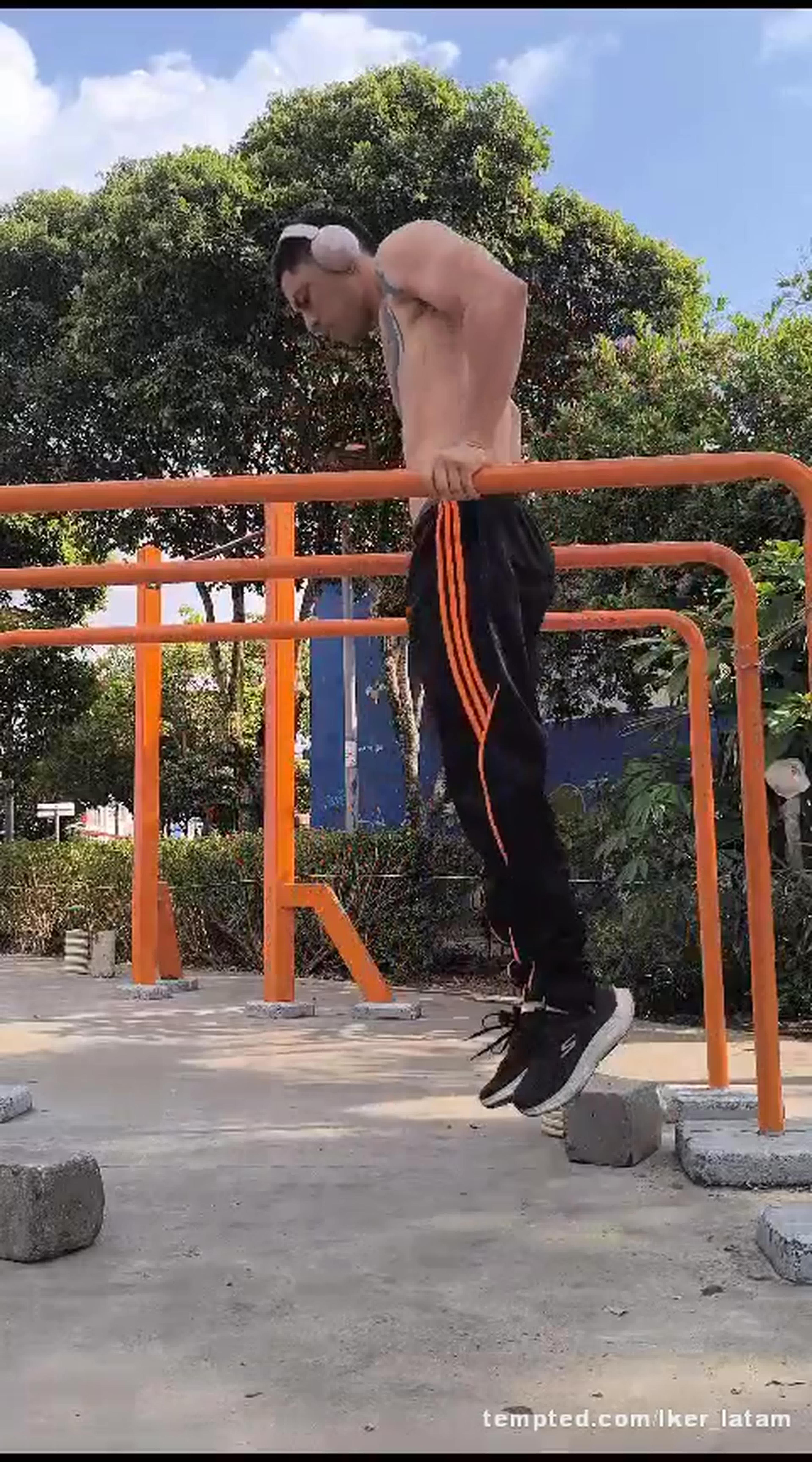 Some exercise over here 🔥🔥 au naturel 🔥 🔥 🔥🔥 au natural