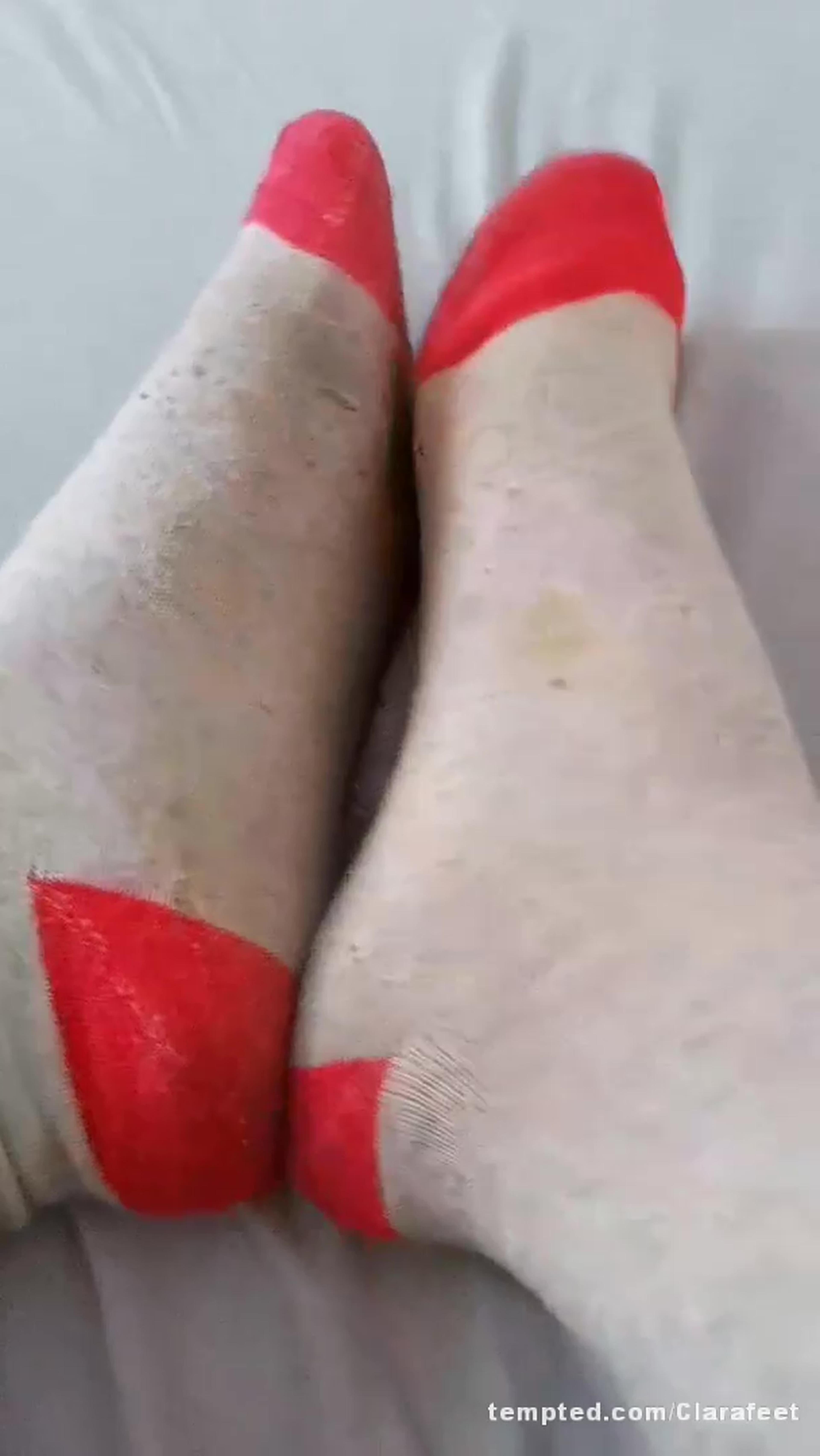 Pour les fetichistes des chaussettes sales