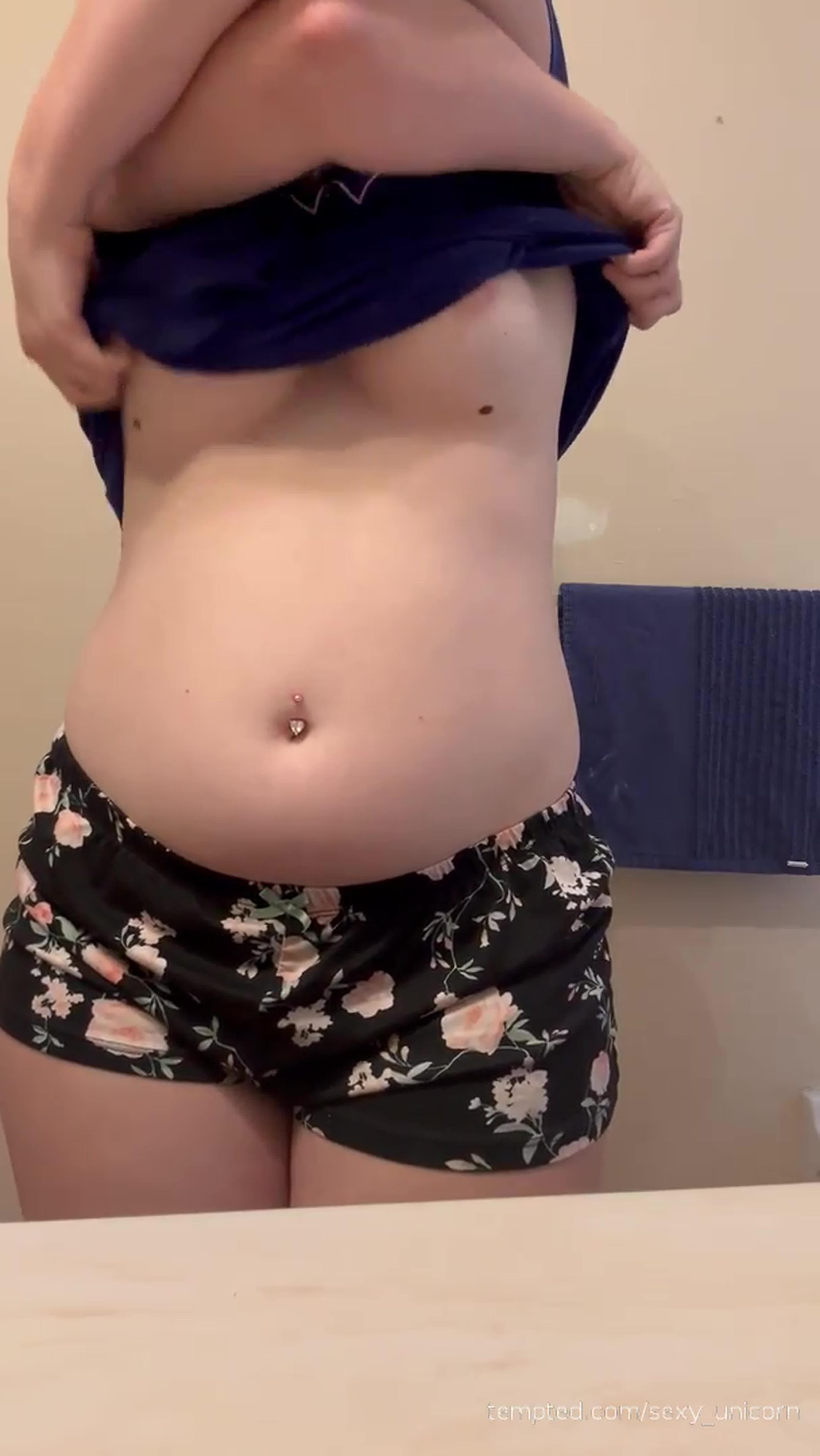 Teasing 😘 #TeaseShows #sexymom